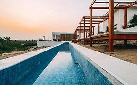 Lighthouse Beach House 4*
